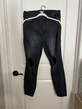 Good American Always Fit Black Distressed Skinny Jeans
